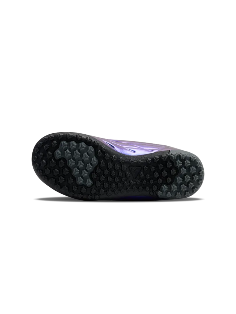 A hard ground/astro turf football boot by Hummel, style Top Star Turf VC 2.0 JR 234863-9639 in White Multi with velcro strap and elastic laces. View of sole