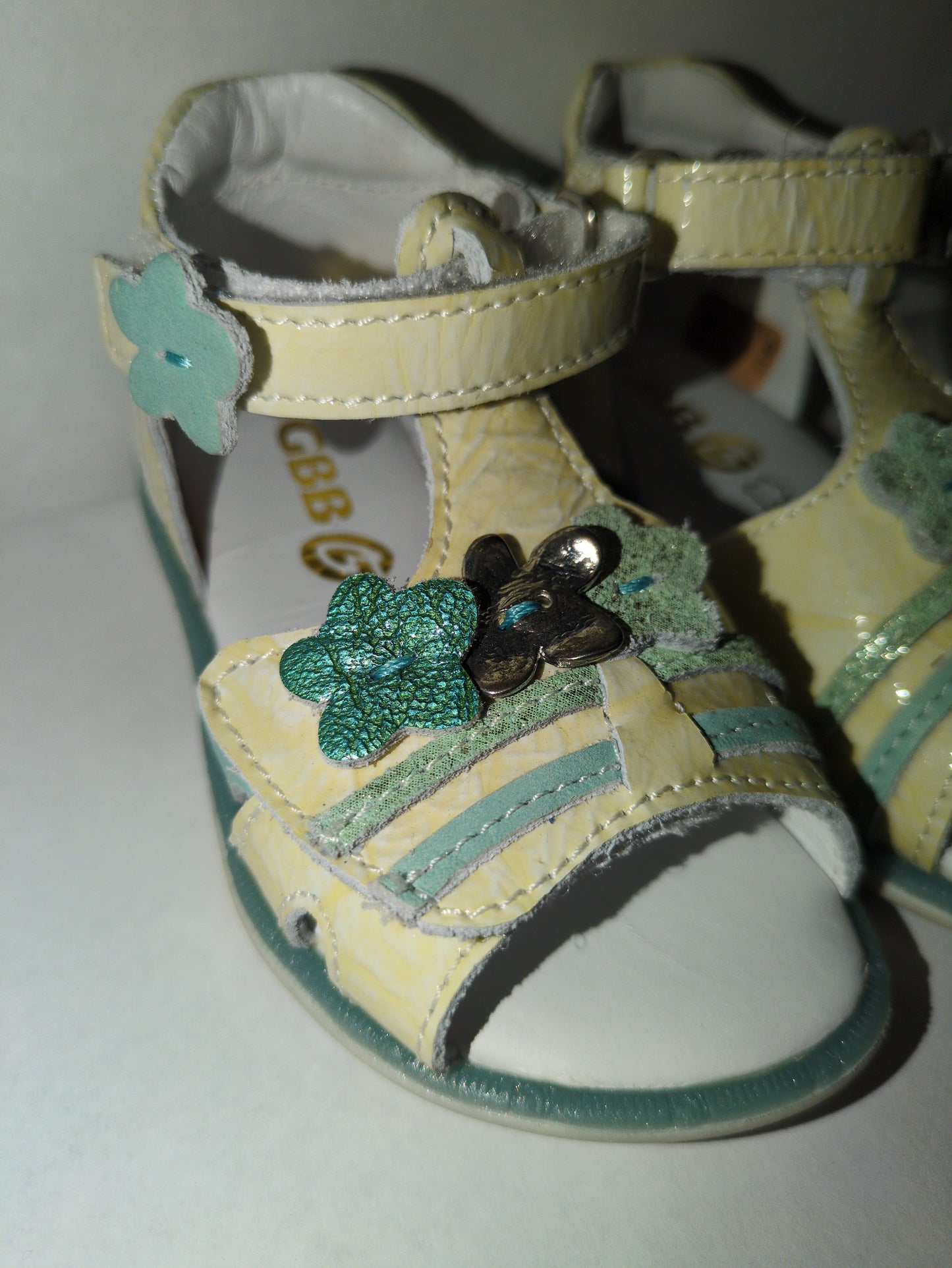 GBB | Girls Open Toe Sandals | Winter White Shine | Size EU21 / UK4.5