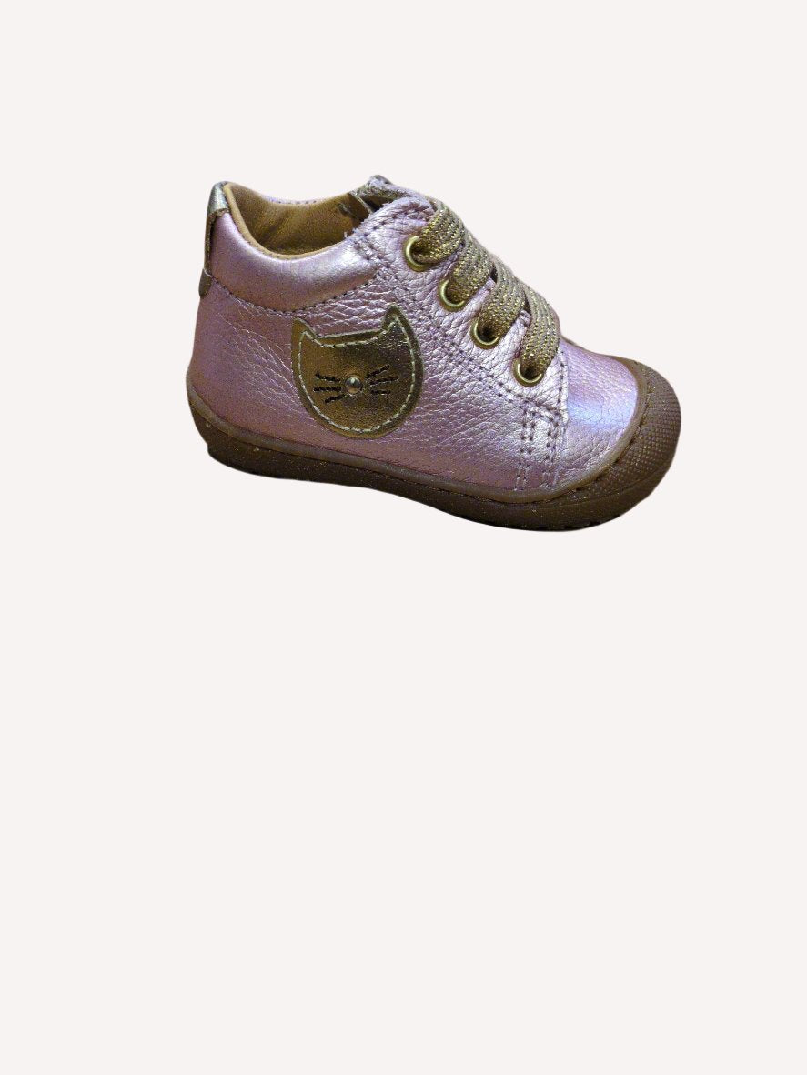 A girls lace / zip first bootee by Bopy, style Jicat in pink metallic with cat motif. Left side view.