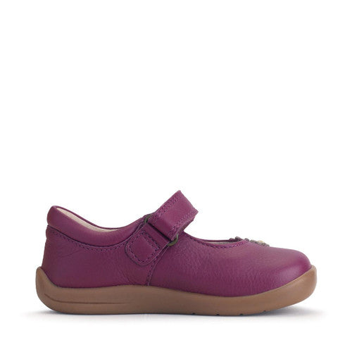 A girls Mary Jane shoe by Start Rite, style Fairy Tale, in plum leather with flower detail and velcro fastening. Inside foot view.