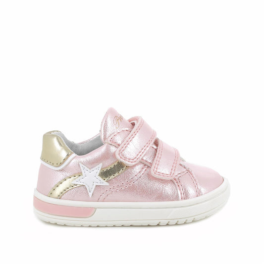 A girls casual trainer by Primigi, style Baby Dude in pink, double velcro fastening. Right side view.
