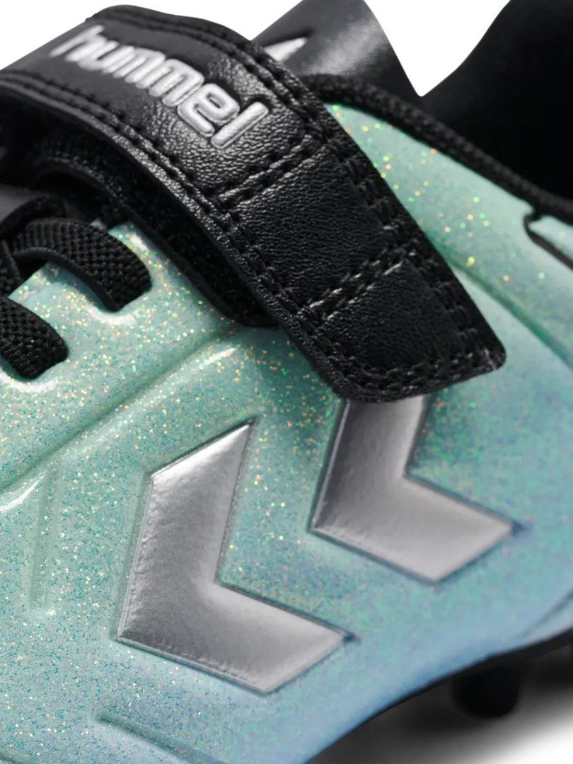 A multi ground football boot by Hummel, style Top Star M.G VC 2.0 JR 236169-7162 in Allure with velcro strap and elastic lace. Zoomed image of side and strap