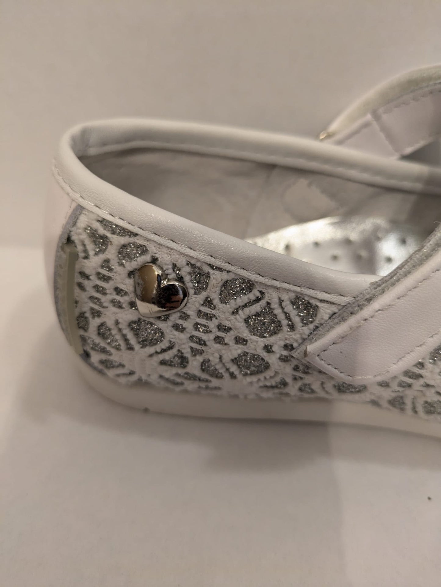 Step2wo | Girls Mary Jane Shoes | White / Silver | Size EU31 / UK 12.5