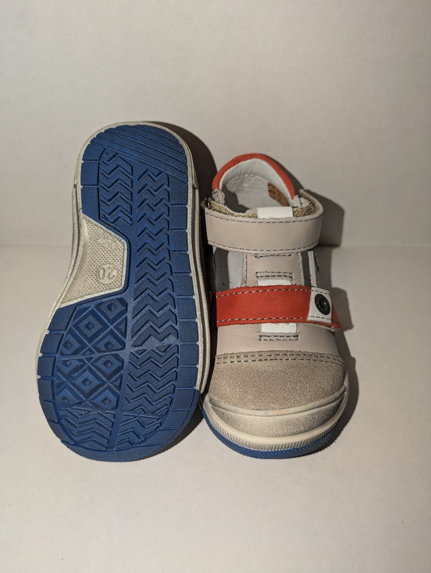 GBB | Sorel Boys Closed Toe Sandals | Grey and Red | Size EU20 / UK4