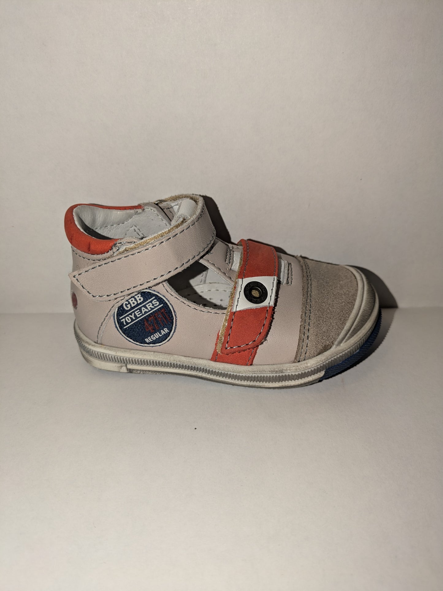 GBB | Sorel Boys Closed Toe Sandals | Grey and Red | Size EU20 / UK4