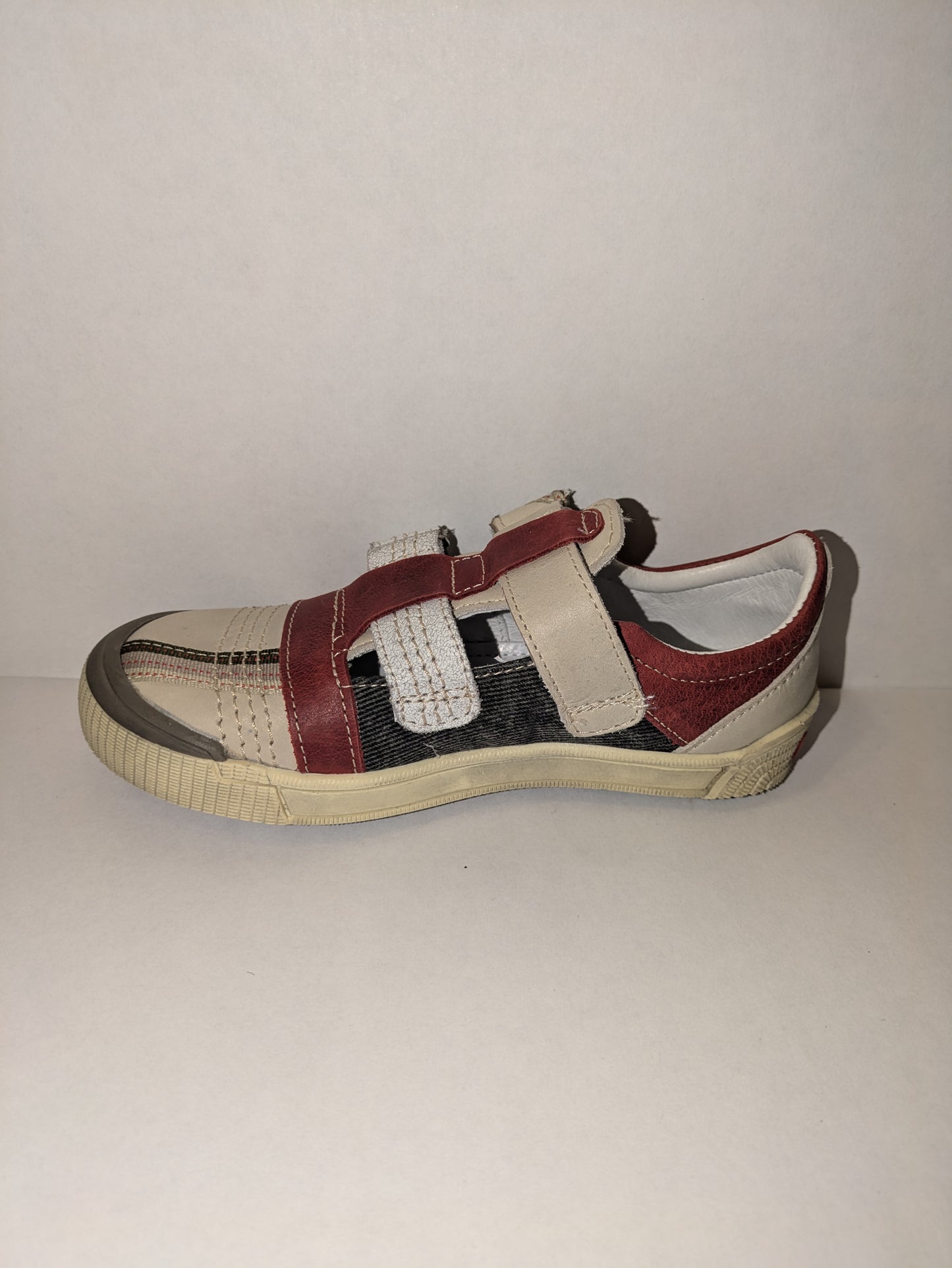 GBB | Boys Shoe | White / Red | Size EU28 / UK10