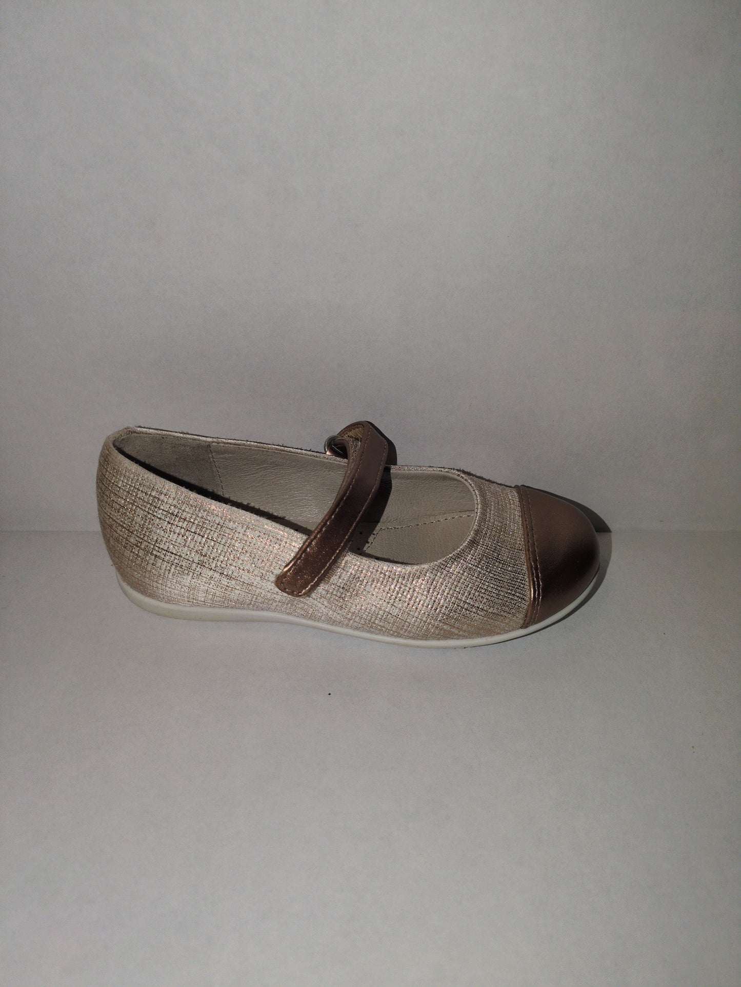 Garvalin | 182603 | Girls Mary Jane Shoe | Gold/Salmon (Niagara)