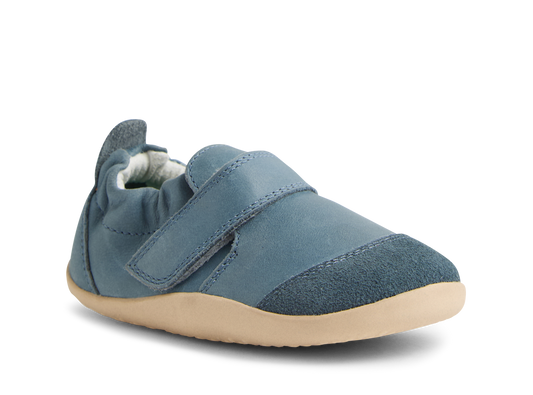 A unisex pre walker by Bobux ,style Marvel XP, in blue with velcro fastening. Right side view.