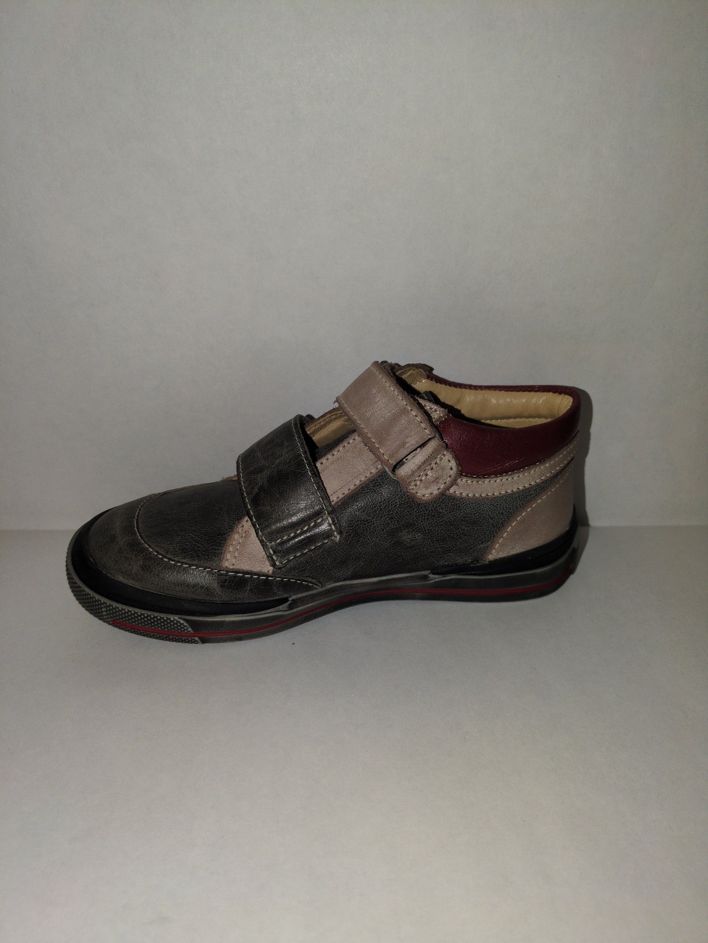 GBB | Outlet | Boys Shoe | Grey/Red | Size EU31 / UK12.5