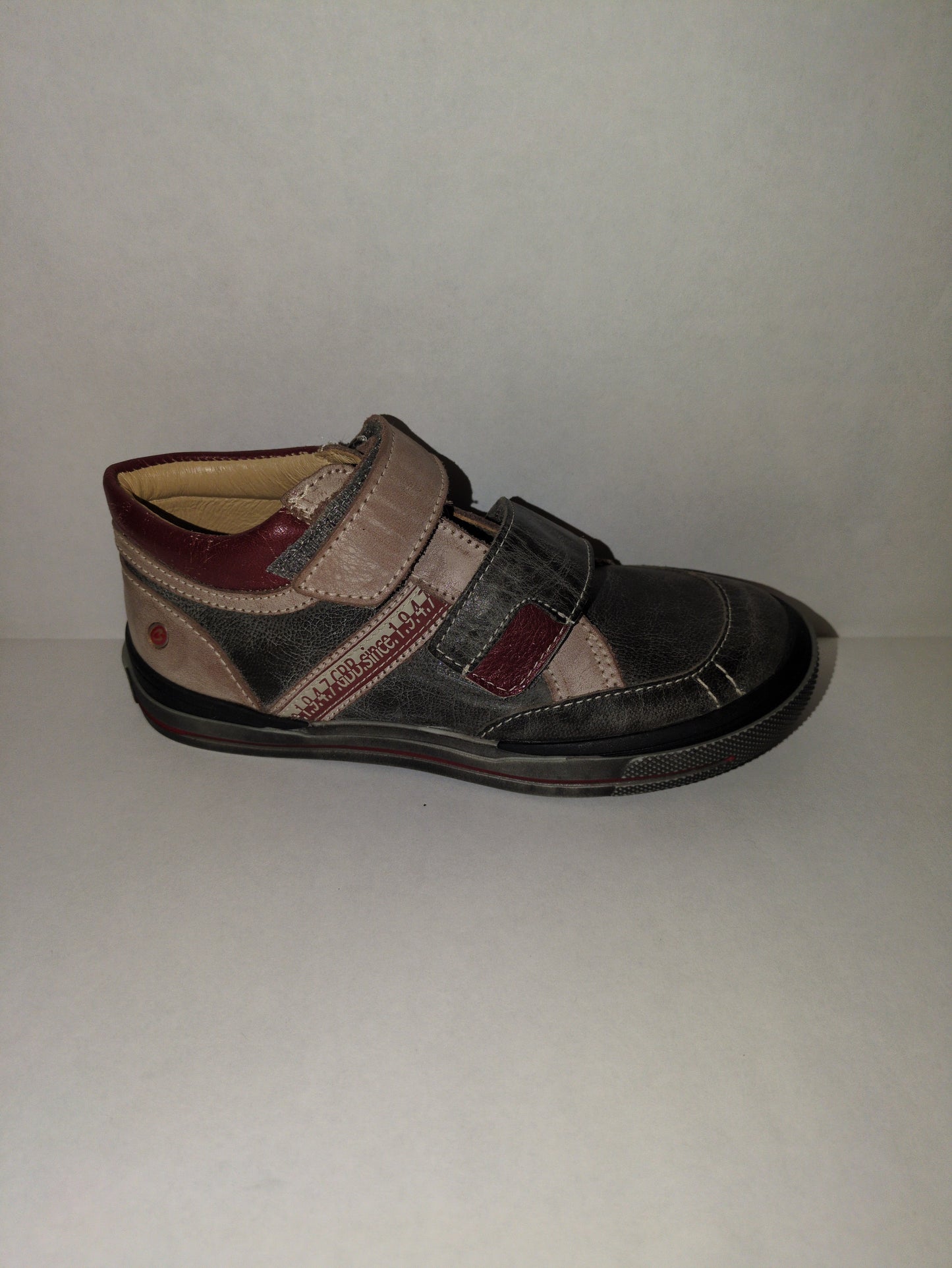 GBB | Outlet | Boys Shoe | Grey/Red | Size EU31 / UK12.5