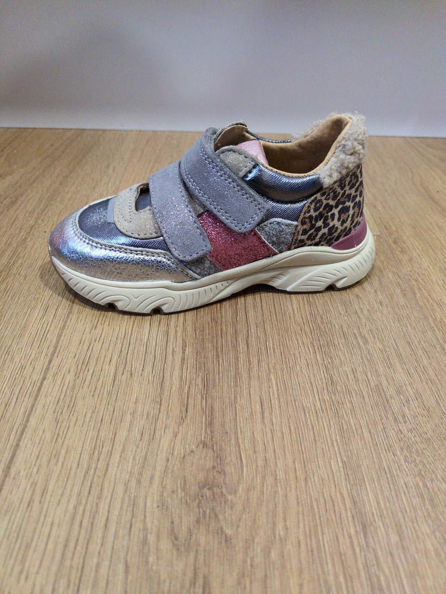A girls velcro trainer by Bopy, Style Sarelle in sivr grey / multi. Left side view.