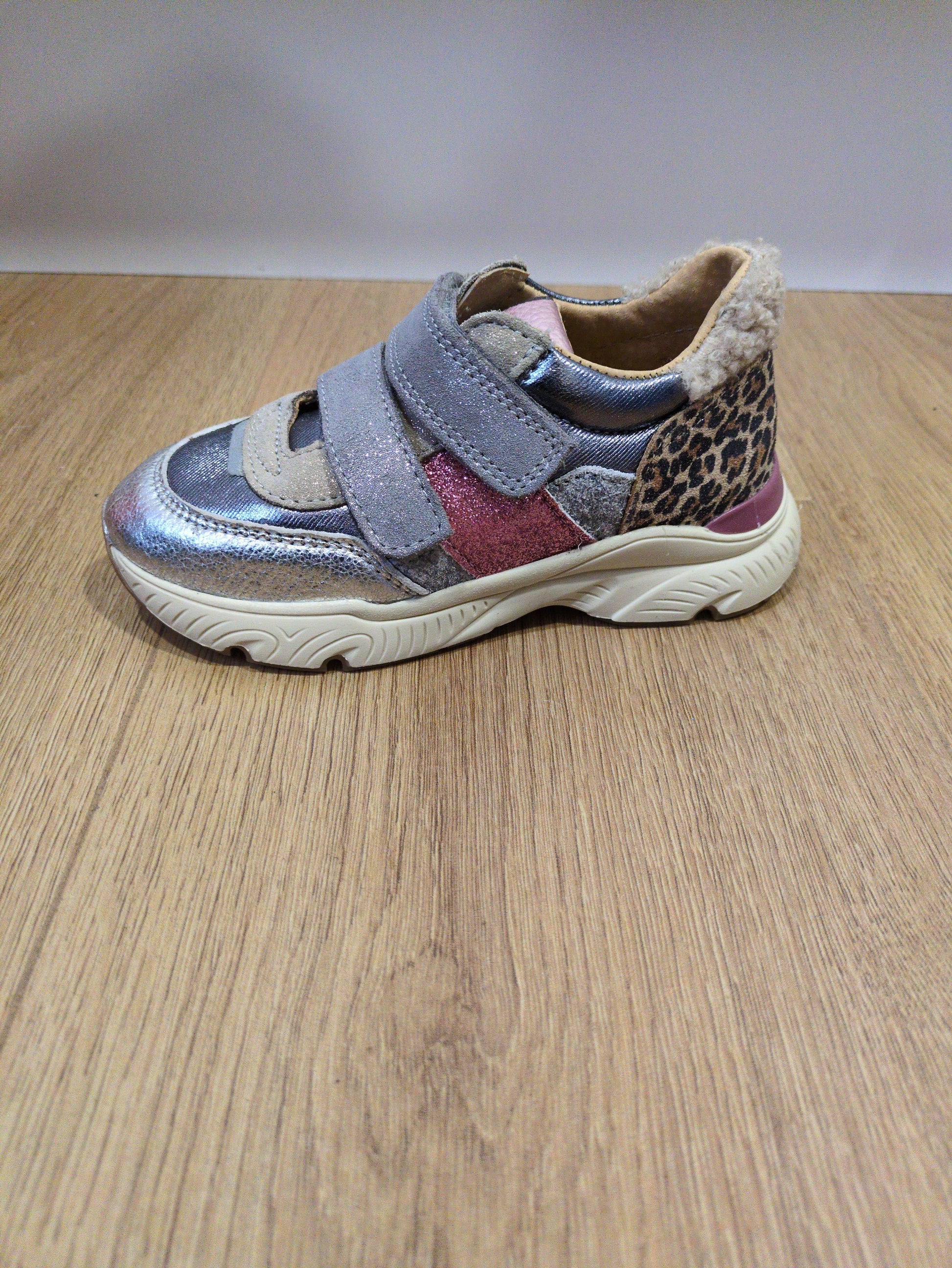 A girls velcro trainer by Bopy, Style Sarelle in sivr grey / multi. Left side view.