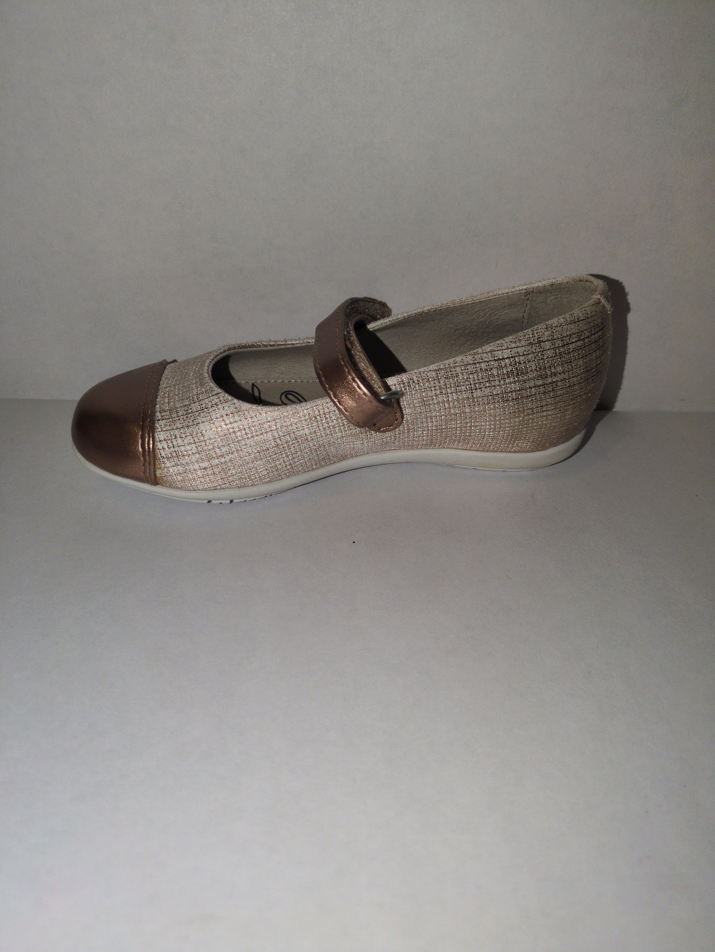 Garvalin | 182603 | Girls Mary Jane Shoe | Gold/Salmon (Niagara)