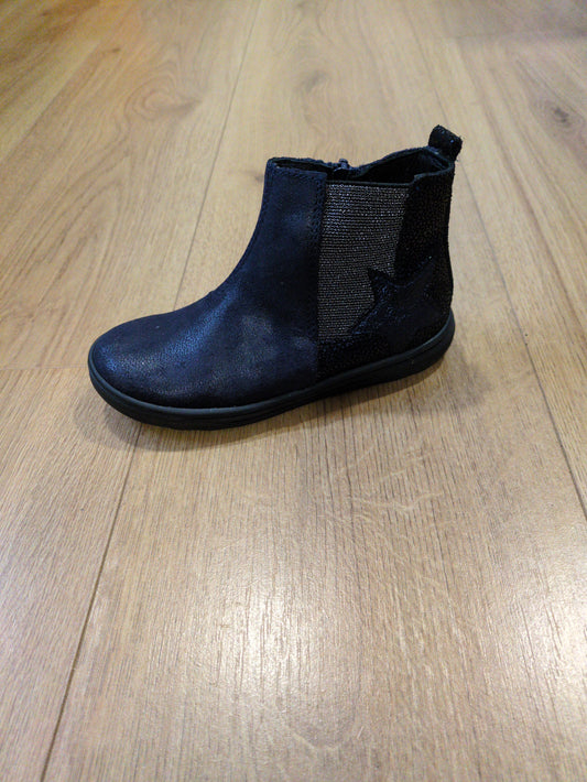 A girls zip up ankle bot by Bopy, style Saminac in navy. Left side view.