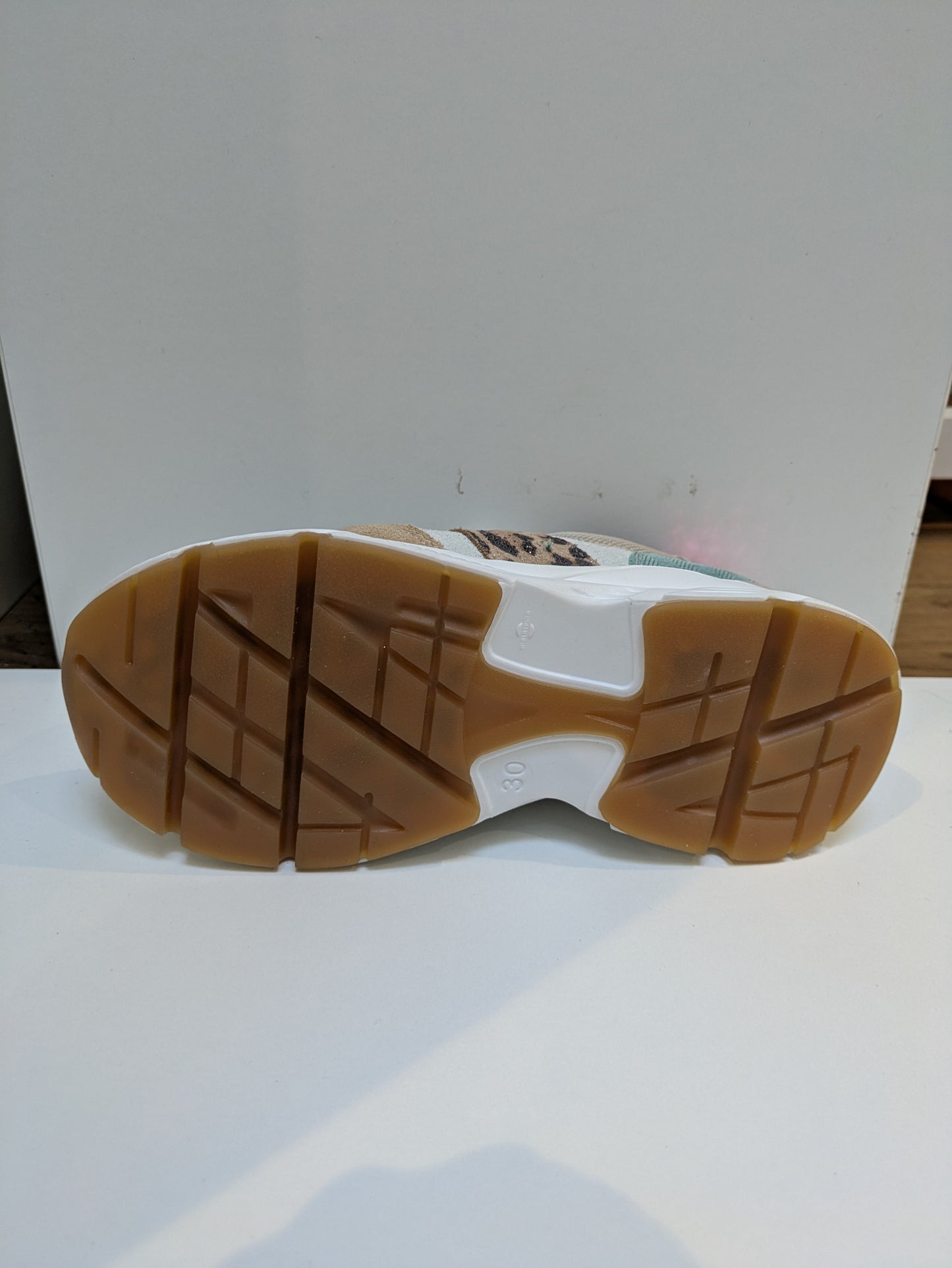 A girls casual trainer by Bopy, style Sarbacane in beige / multi, lace / zip fastening. View of gum sole.