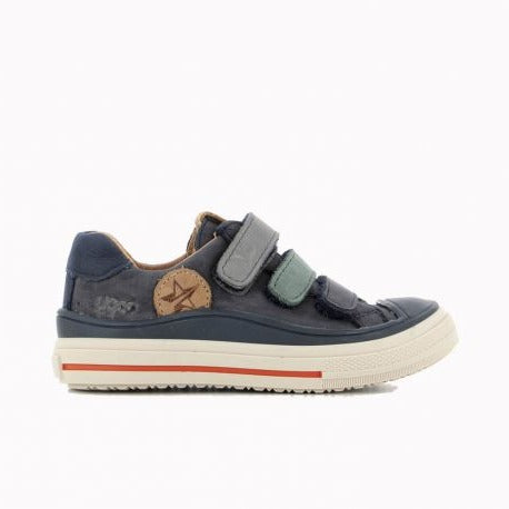 A boys casual trainer by Bopy, style Viggo, in blue leather. three Velcro fastening. Right side view.