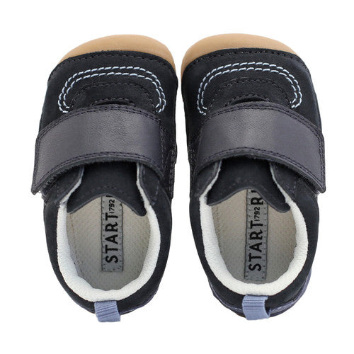 A pair of boys pre walkers by Start-Rite, style Shuffle, in navy and blue nubuck leather with velcro fastening. View from above.